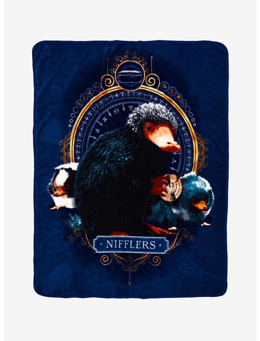 Fantastic Beasts: The Crimes Of Grindelwald Niffler Throw Blanket, , hi-res