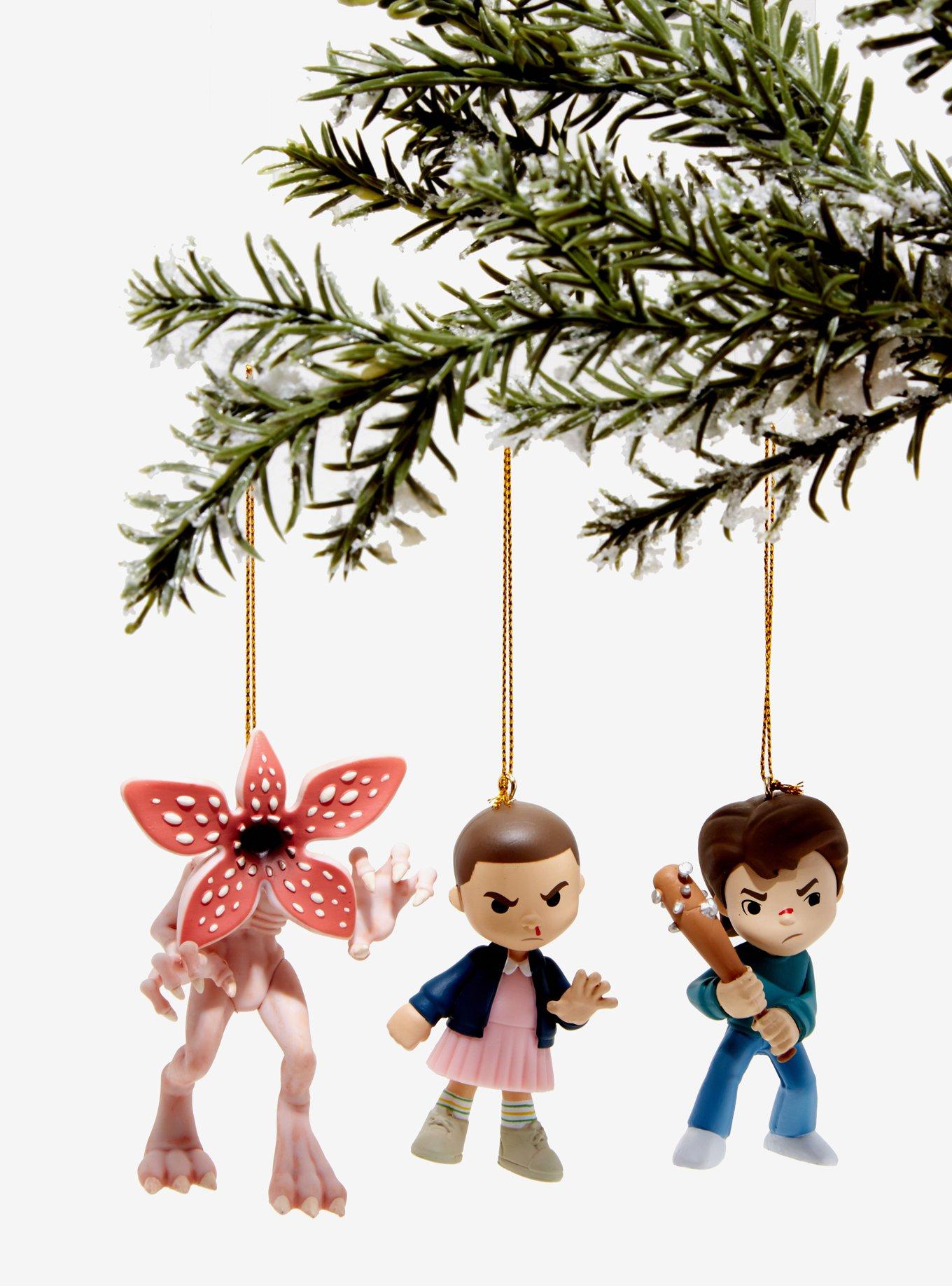 Stranger Things Friends Don't Lie Oval Christmas Ornament - The Wholesale  T-Shirts By VinCo