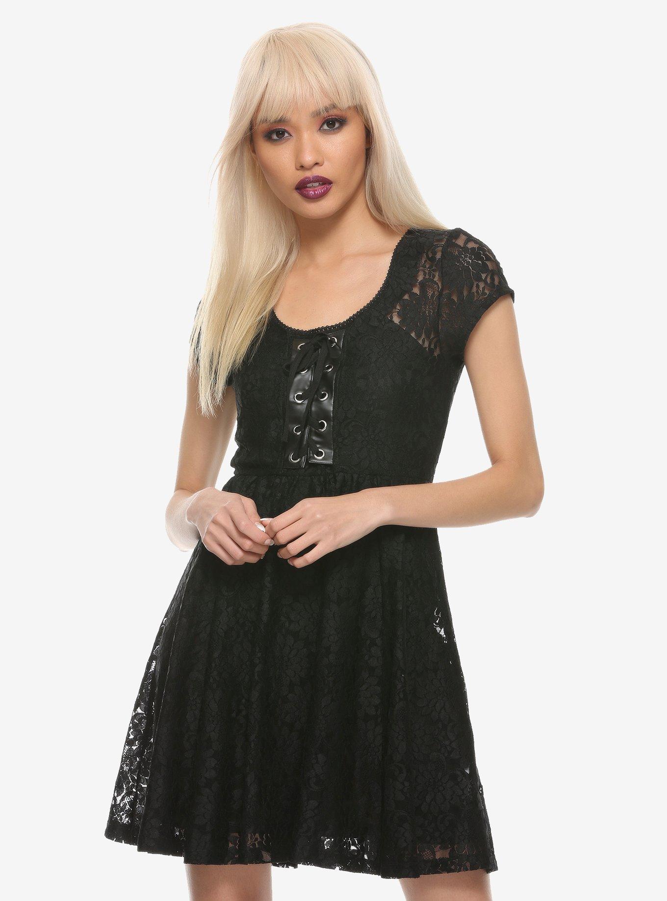 royal bones black lace dress By Tripp Lace-Up Black-Tie Dress Code for look-kalena-plunge-maxi-dress-black Size:22.5 37/38 This dress from Tripp