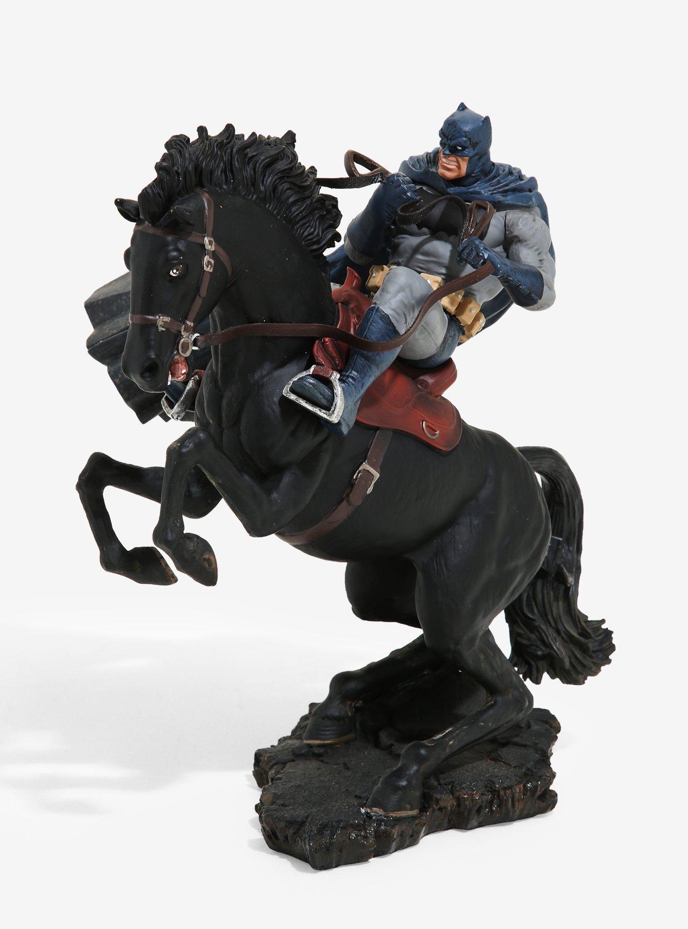 DC Comics Batman: The Dark Knight Returns A Call to Arms Statue | Hot Topic