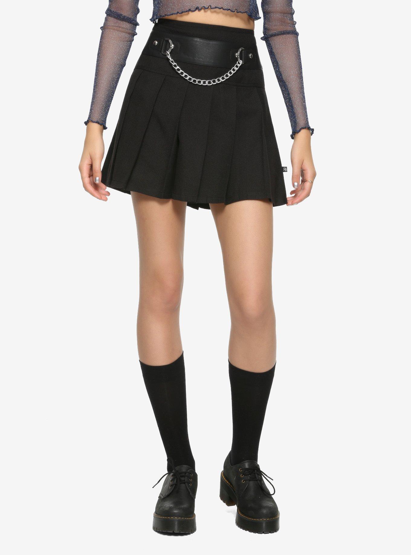 Black discount chain skort