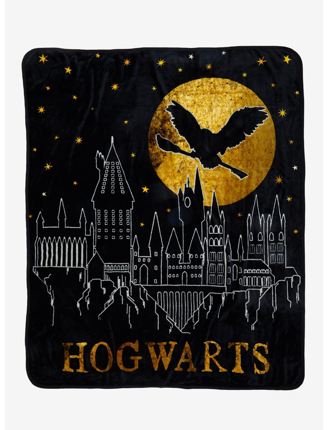 Harry Potter Hogwarts & Hedwig Flying Throw Blanket, , hi-res