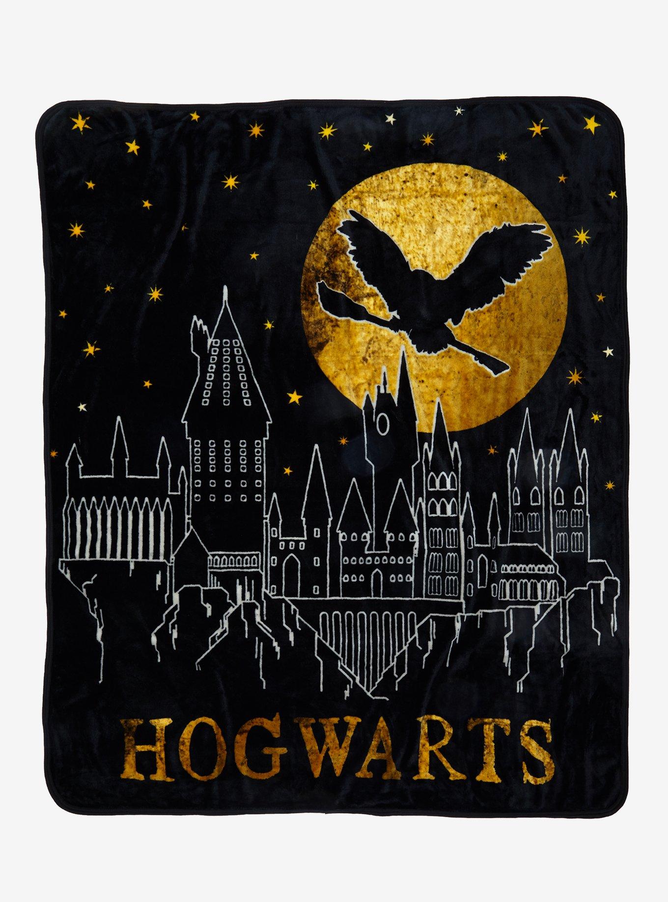 Harry Potter Hogwarts & Hedwig Flying Throw Blanket, , hi-res