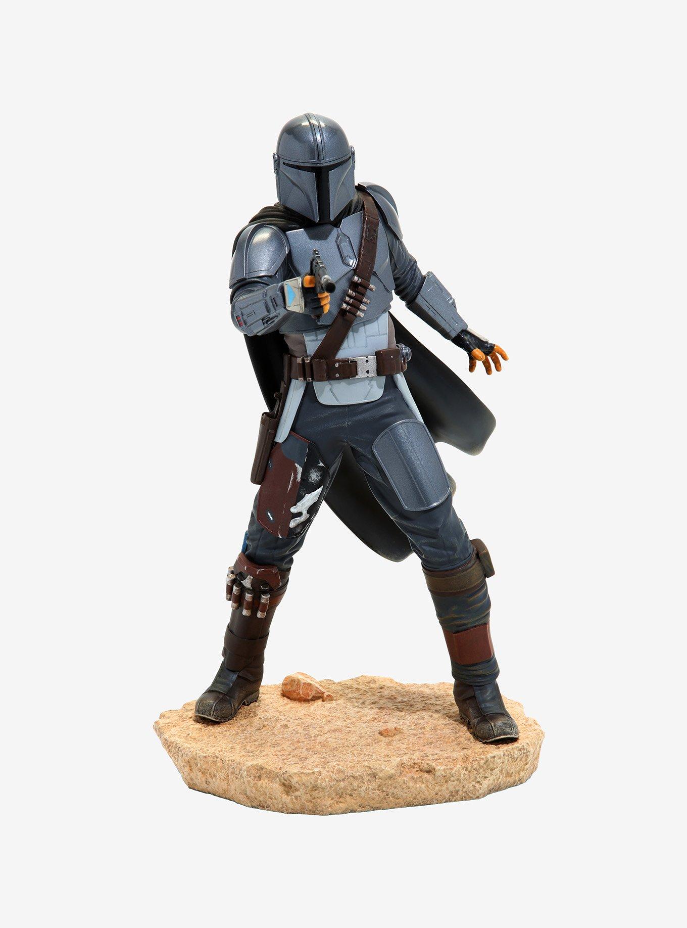 Diamond Select Toys Star Wars The Mandalorian Premier Collection Beskar ...