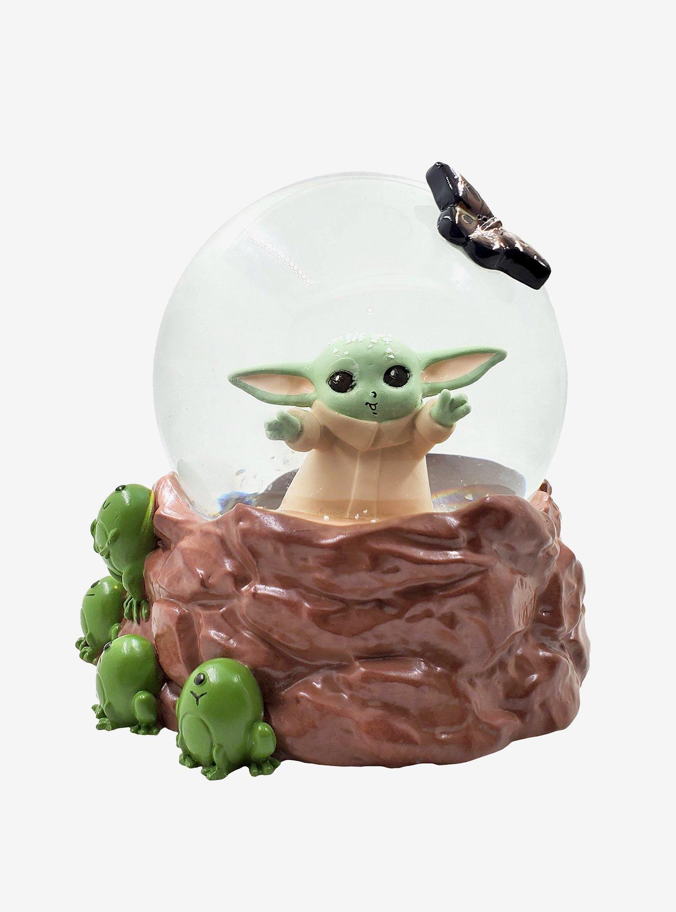 Star Wars The Mandalorian The Child with Butterfly Snow Globe