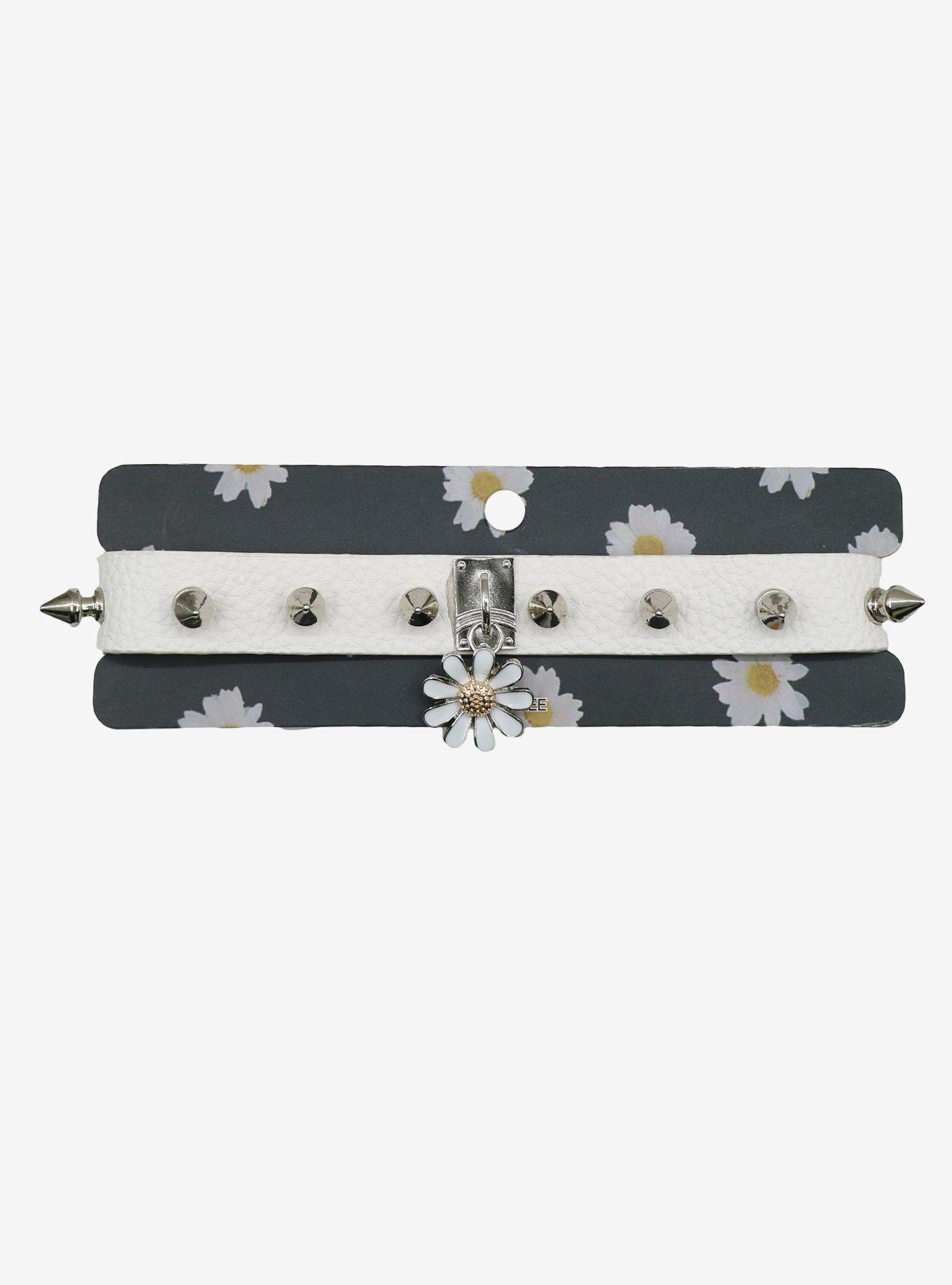 Daisy Spiked Choker