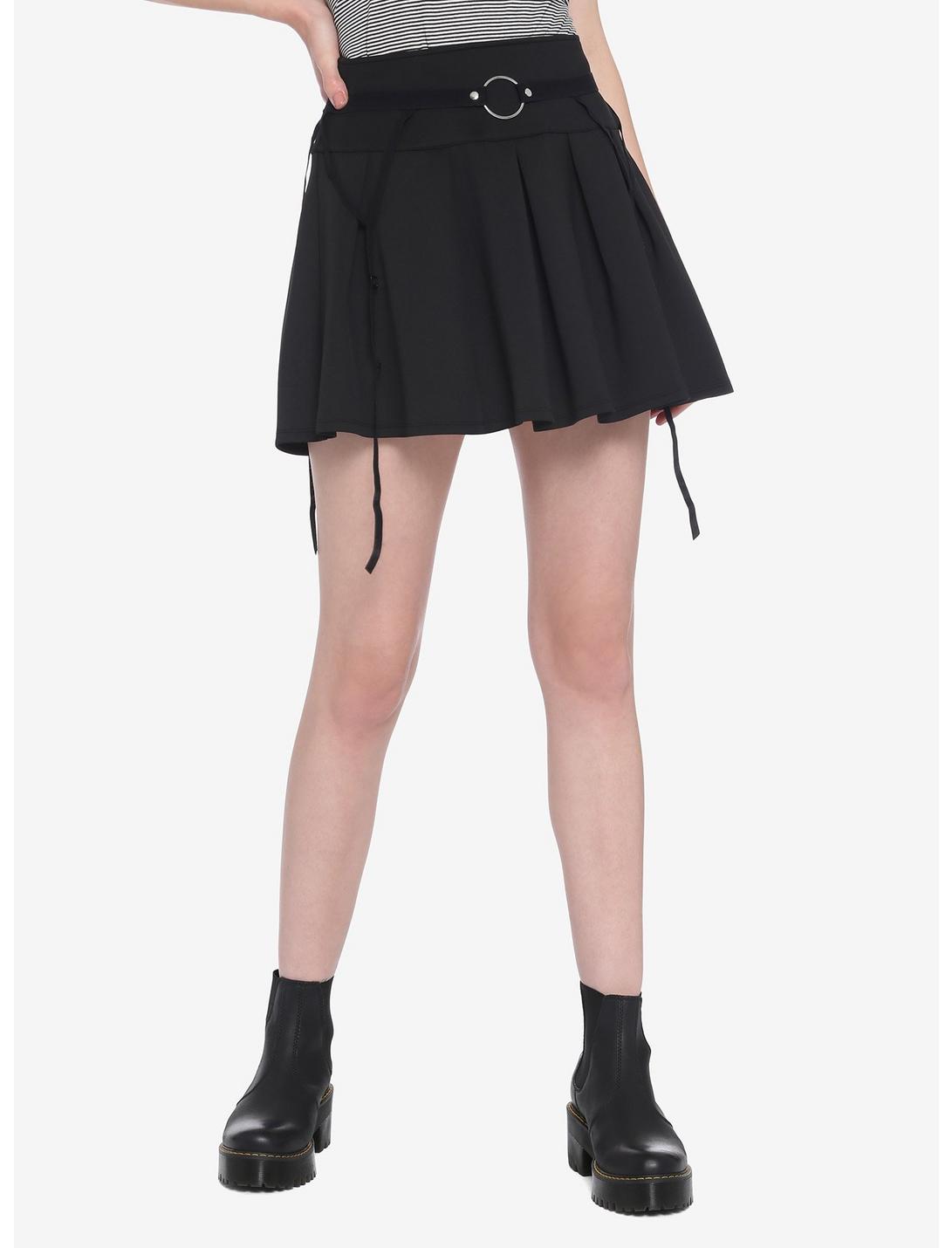 Black O-Ring Garter Belt Pleated Skater Skirt | Hot Topic