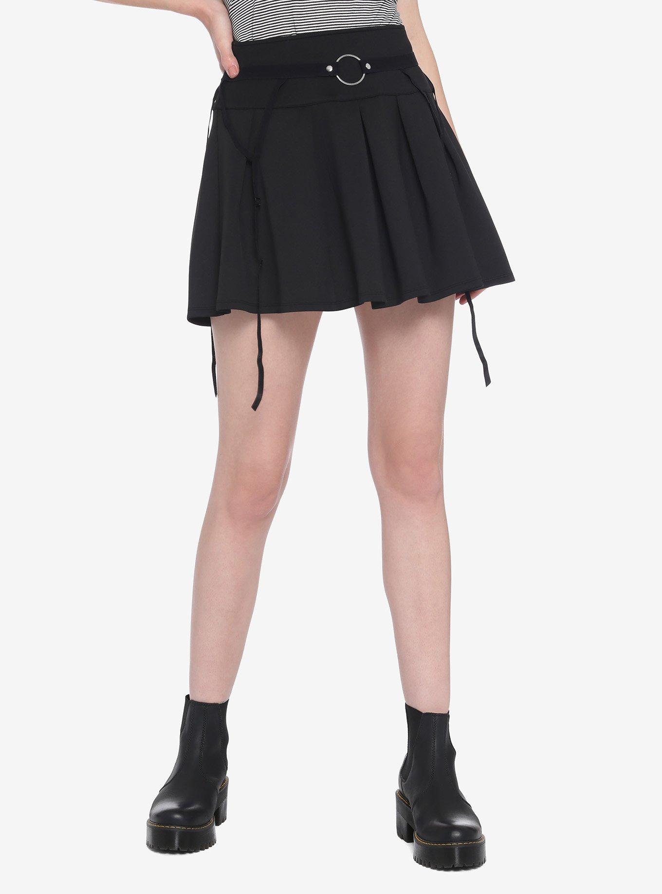 Black O Ring Garter Belt Pleated Skater Skirt Hot Topic