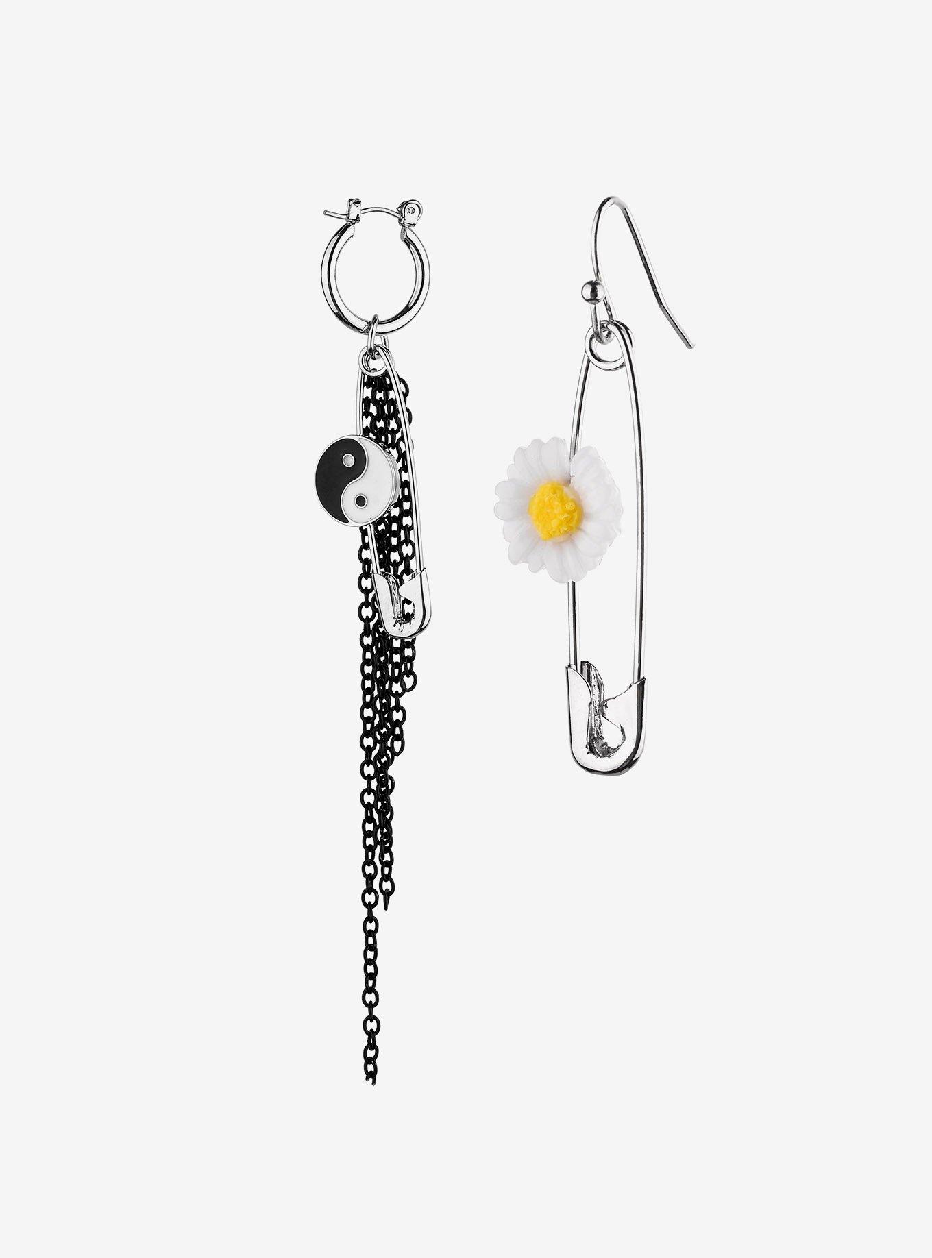 Hot topic safety deals pin earrings