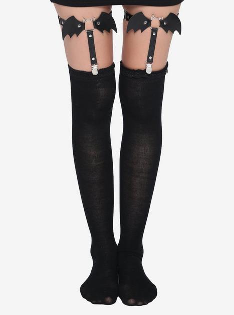 Black Bat Garter Set | Hot Topic