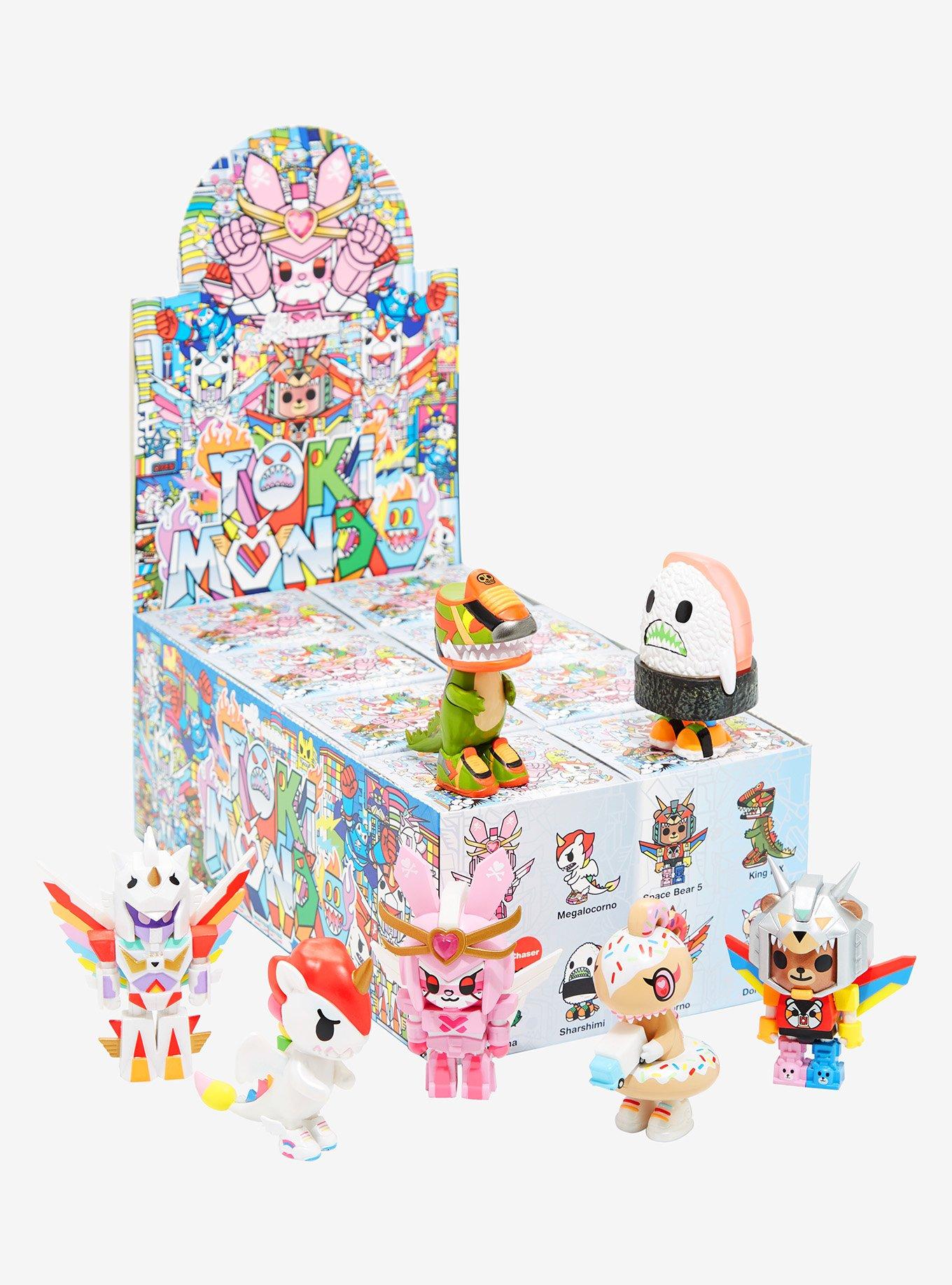 Tokidoki Tokimondo Blind Box My Hero Academia là một bộ sưu tập độc đáo và lý tưởng cho những người yêu thích bộ phim siêu anh hùng này. Chỉ cần nhìn vào hình ảnh đến năm 2024, bạn sẽ được ngắm nhìn những chiếc hộp bí ẩn và đầy màu sắc, ẩn chứa những bí mật thú vị của thế giới My Hero Academia.