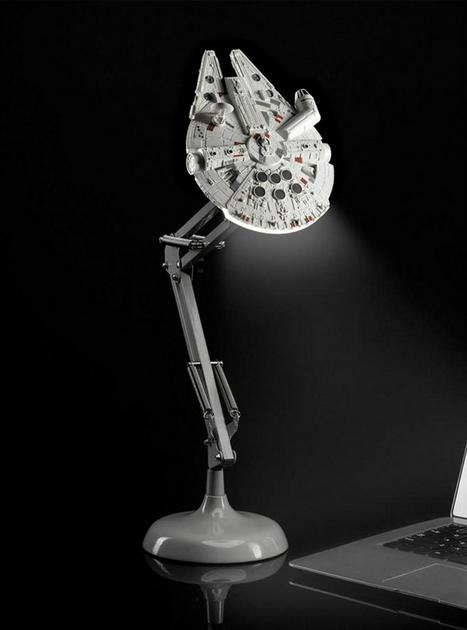 ijsje varkensvlees verliezen Star Wars Millennium Falcon Posable Desk Lamp | BoxLunch