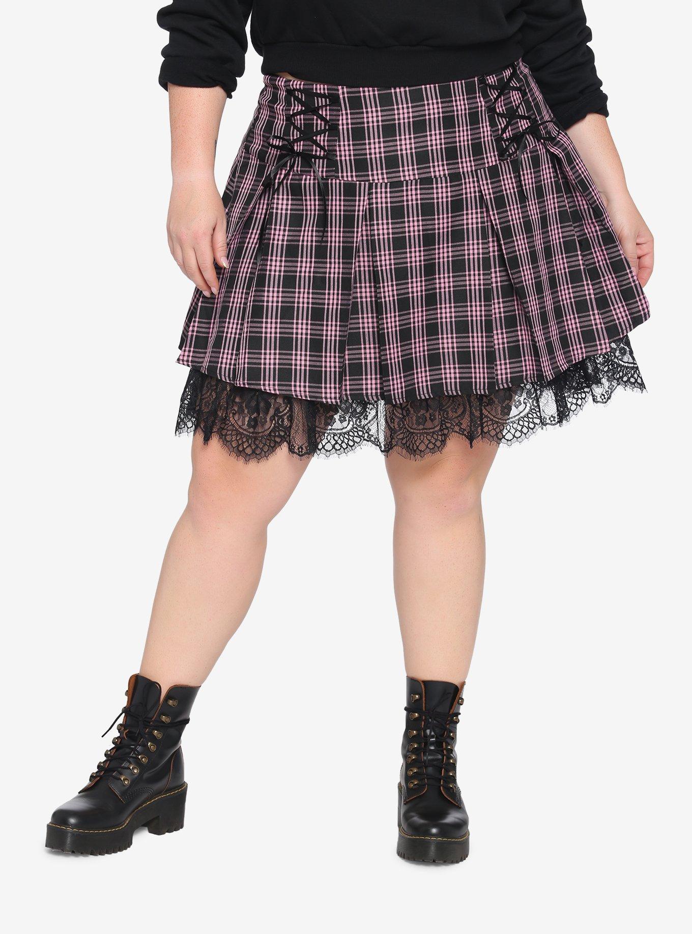 Plaid skirt hotsell black and pink