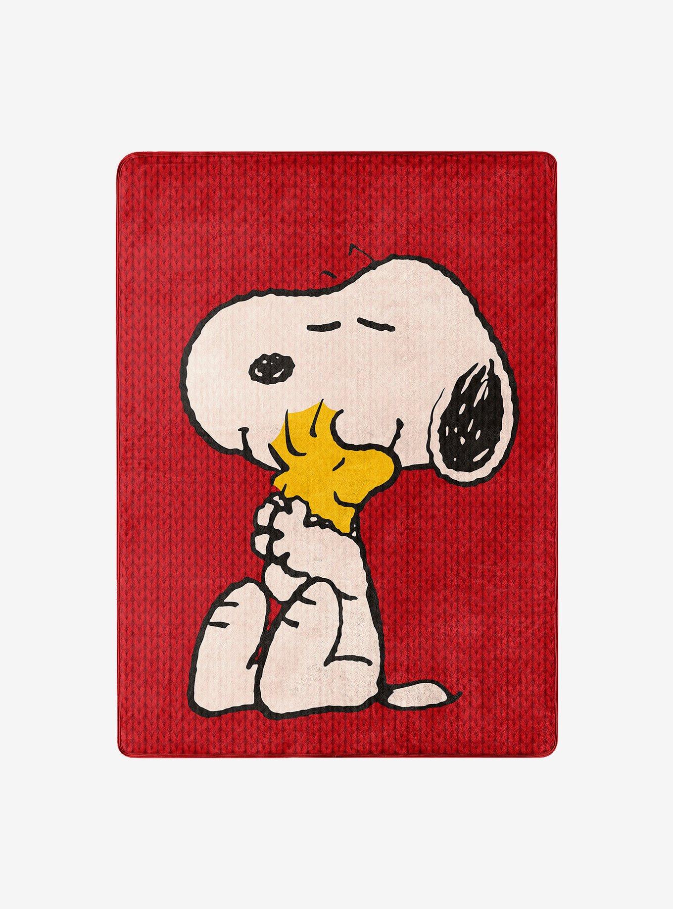 Peanuts Snoopy And Stock Silk Touch Throw, , hi-res