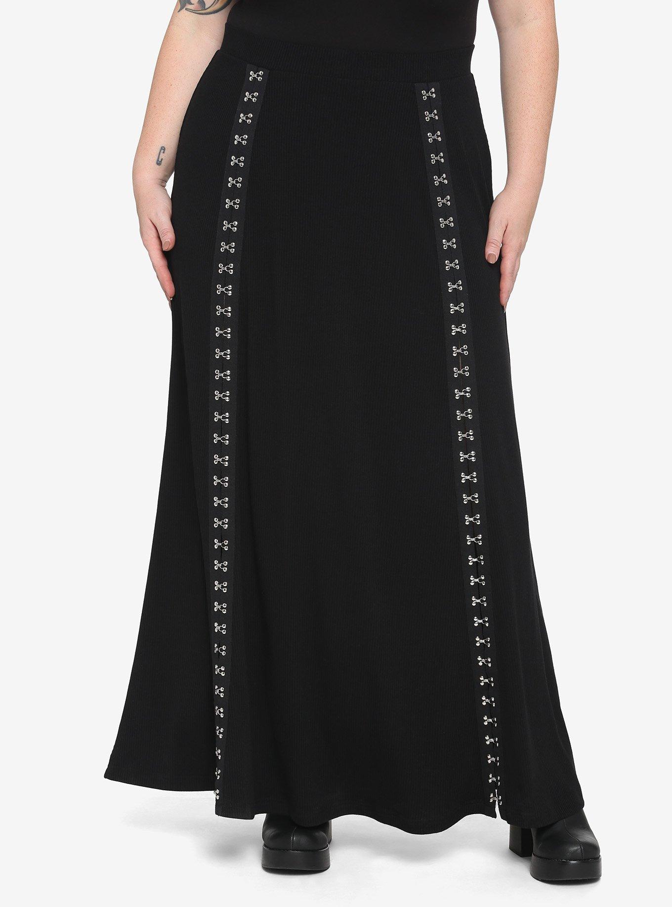 Black Hook-And-Eye Maxi Skirt Plus Size
