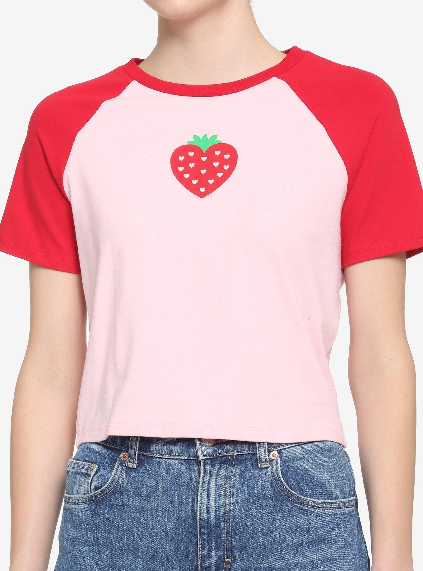 【DRYROSE】25ss STRAWBERRY RAGLAN TEE Red & Pink Strawberry Girls Raglan Crop T-Shirt | Hot Topic