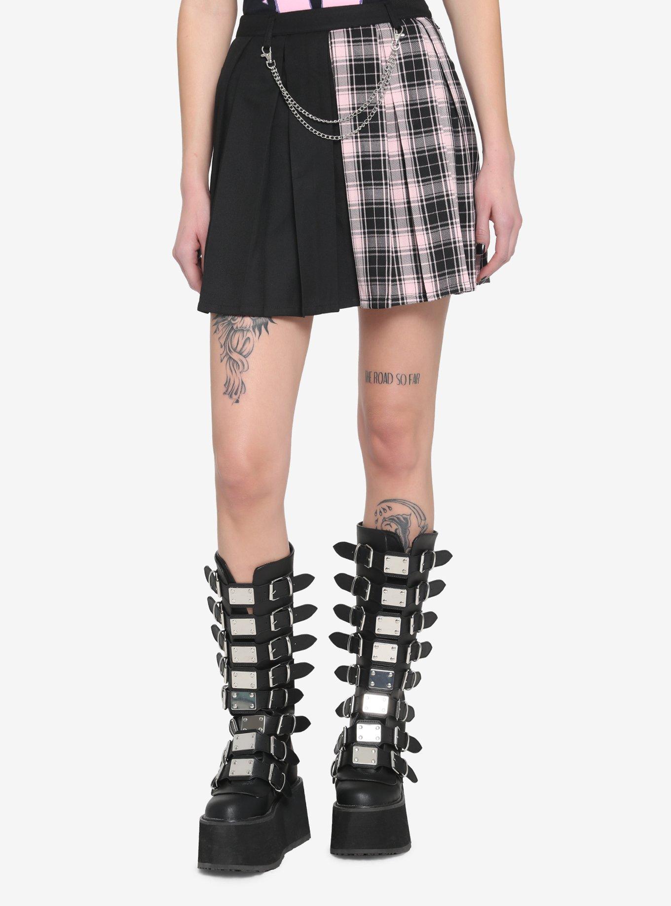 Tartan skirt with clearance chain