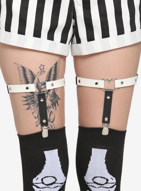 Black & White Heart O-Ring Garter Set | Hot Topic