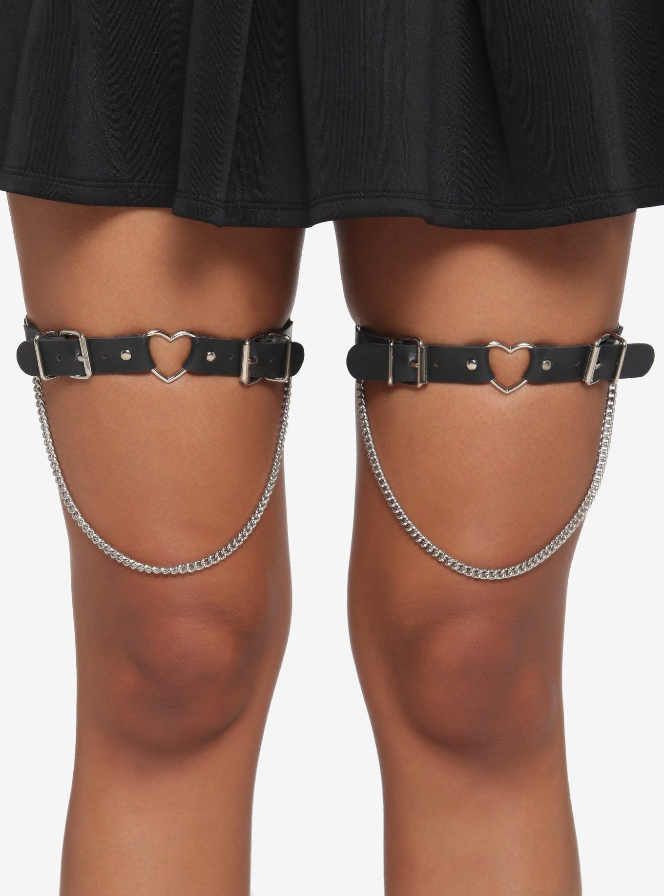 Heart Buckle Chain Garter Set | Hot Topic