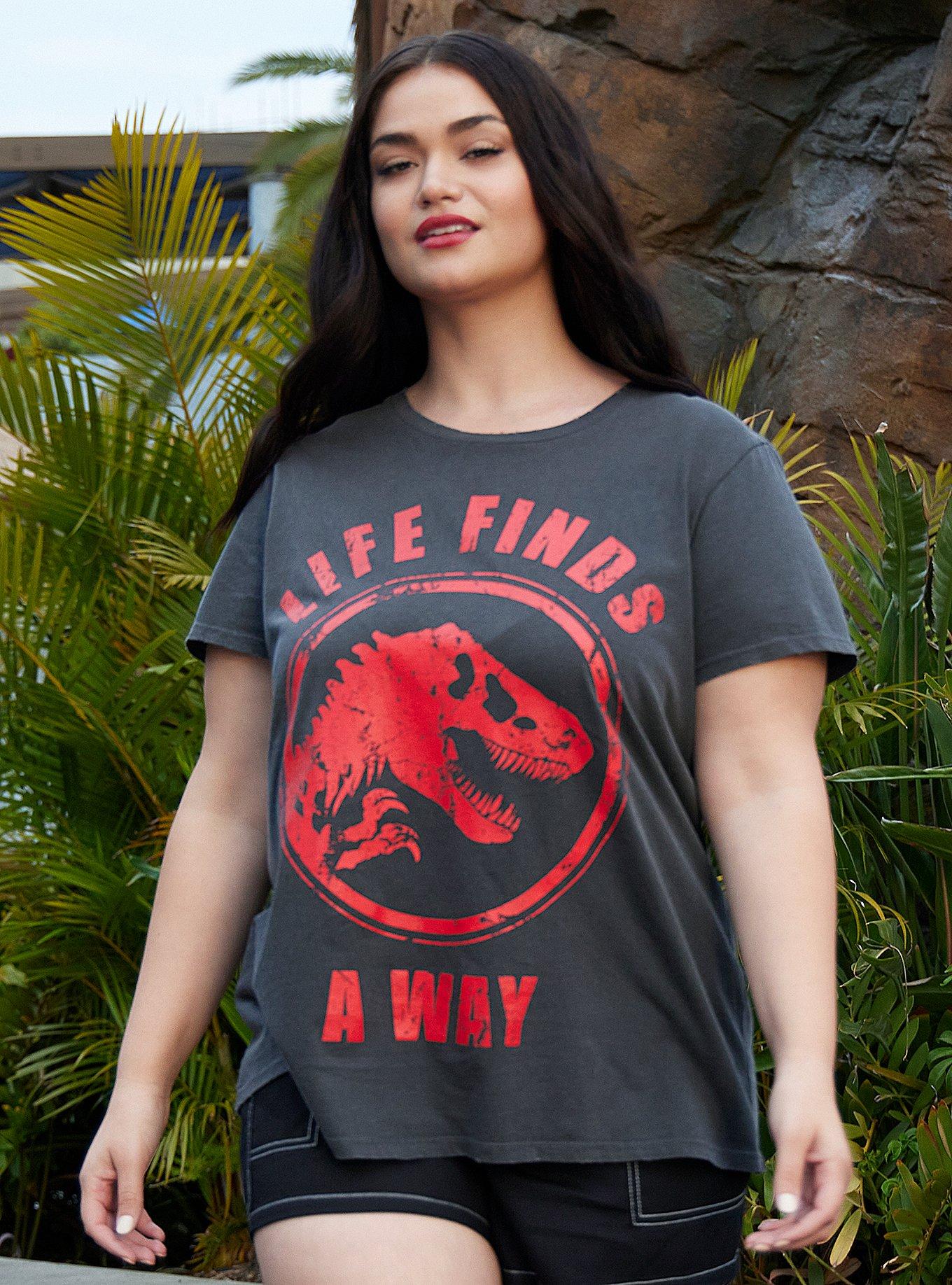 Her Universe Jurassic World Life Finds A Way Boyfriend Fit Girls T-Shirt Plus Size, MULTI, hi-res