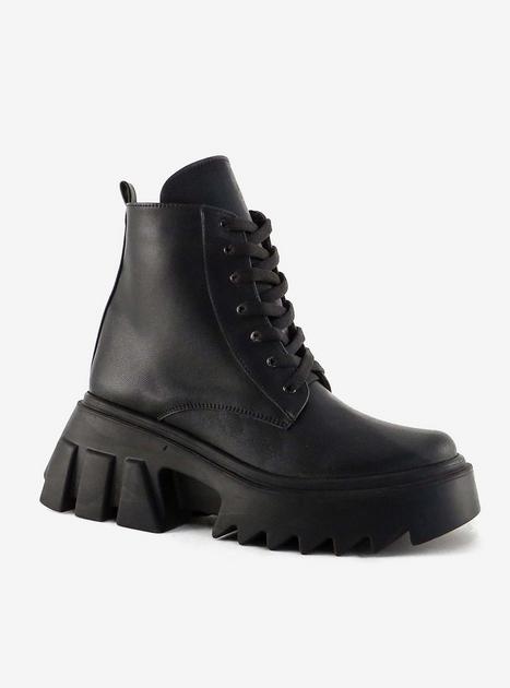 Avril Boot | Hot Topic