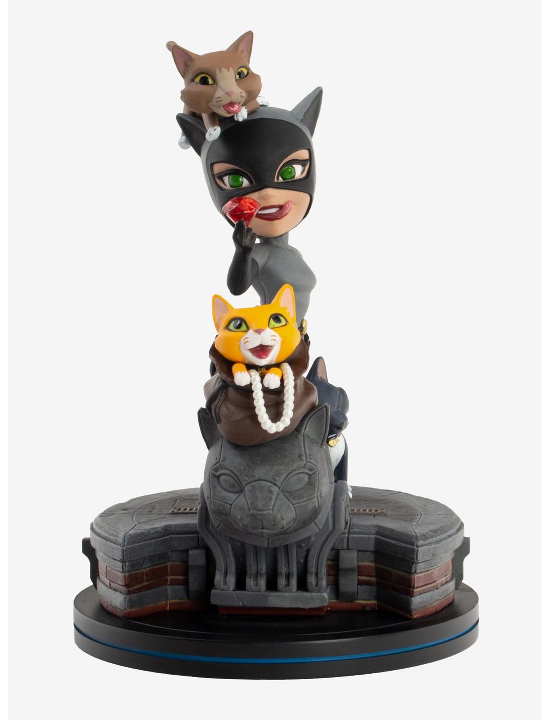 New  from the DC Comics Series Catwoman  8'' Madame Alexander Doll 