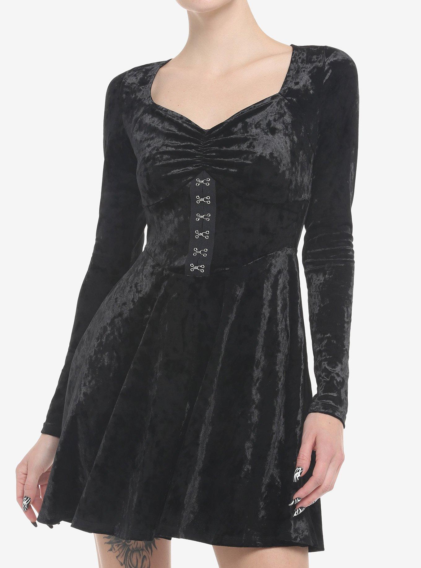 Black crushed velvet clearance dress