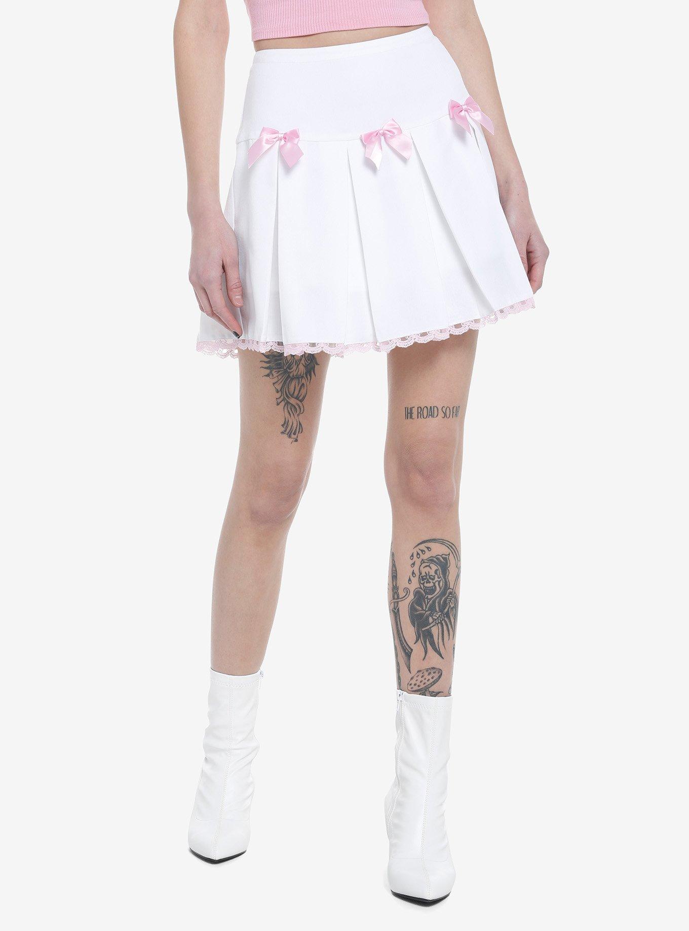 Pink Bow Lace Trim Pleated Skirt | Hot Topic