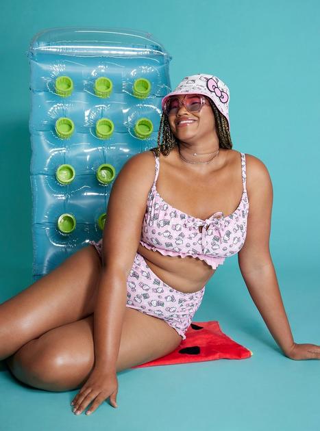 【新品未使用】Hello Kitty ビーチマット Lサイズ Hello Kitty Strawberry Ruffle Swim Top Plus Size | Hot Topic