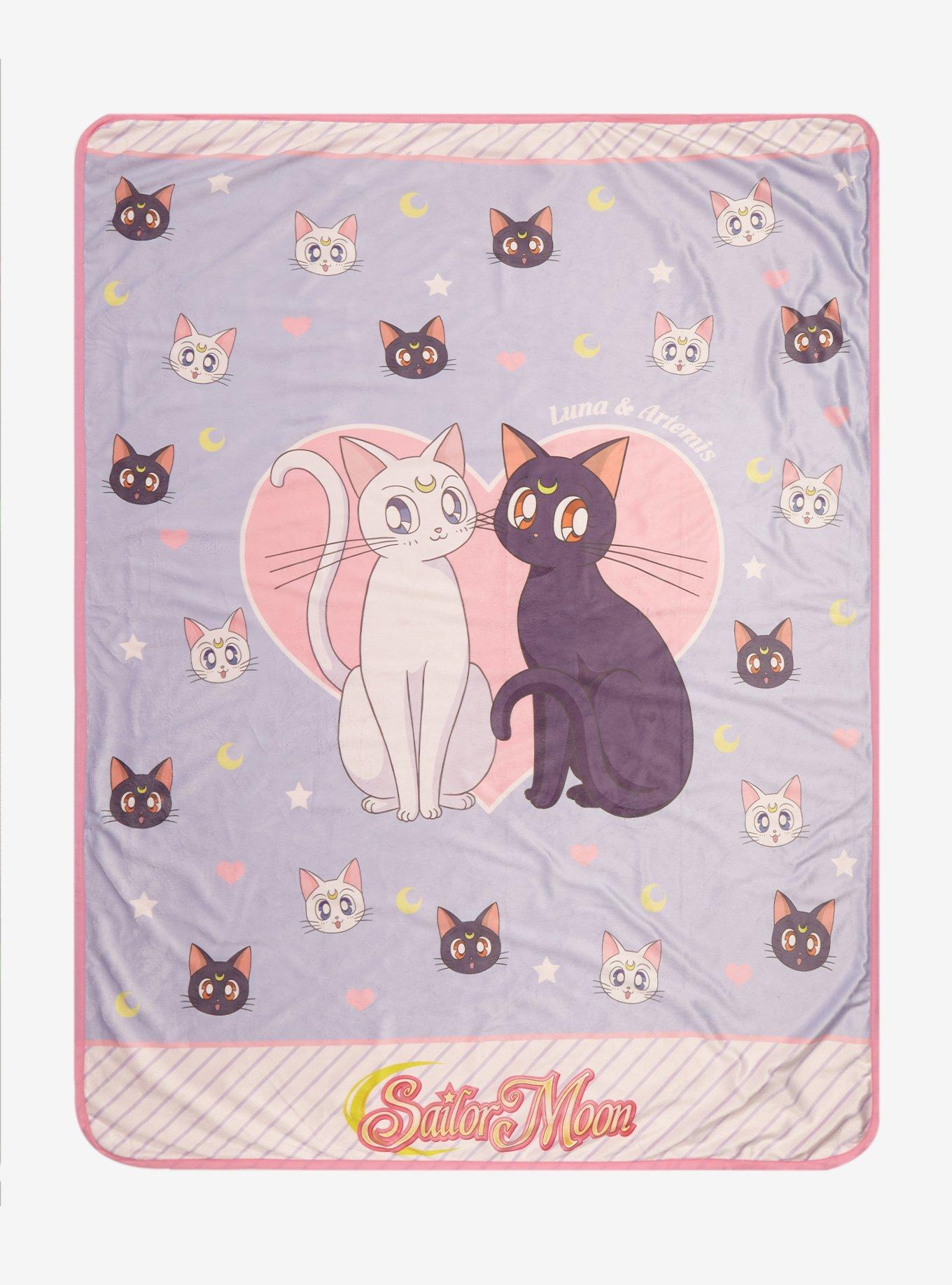 Sailor Moon Artemis Luna Heart Throw Blanket