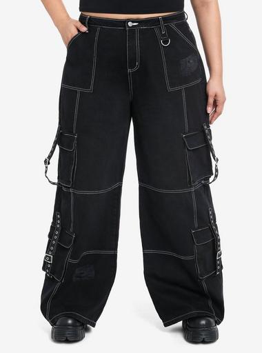 DTT Plus Blaze wide leg cargo jeans with chain in black