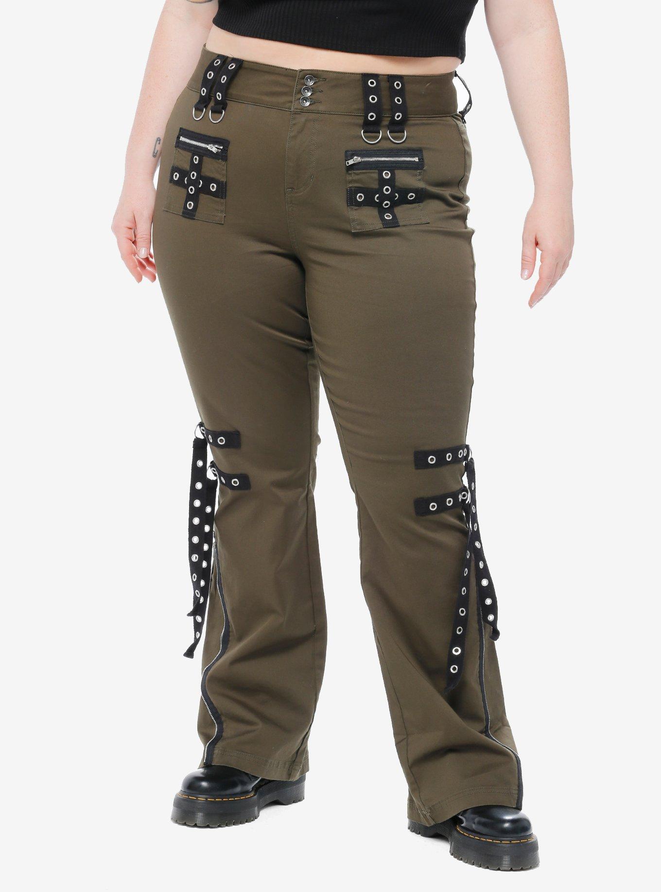 Plus Size Punk Grommet Chains Capri Suspender Pants [38% OFF]