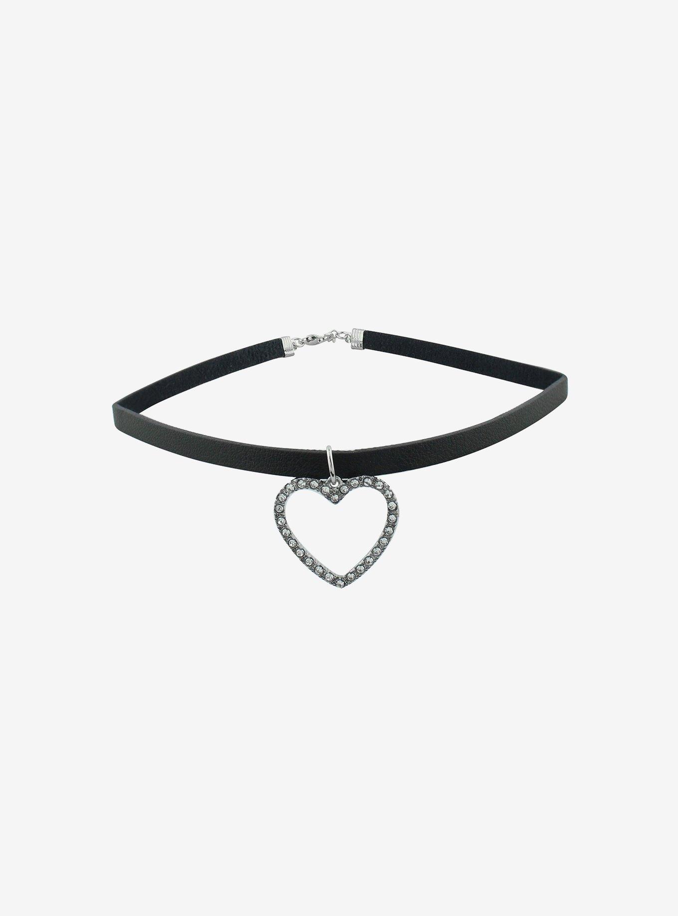 Heart choker hot on sale topic