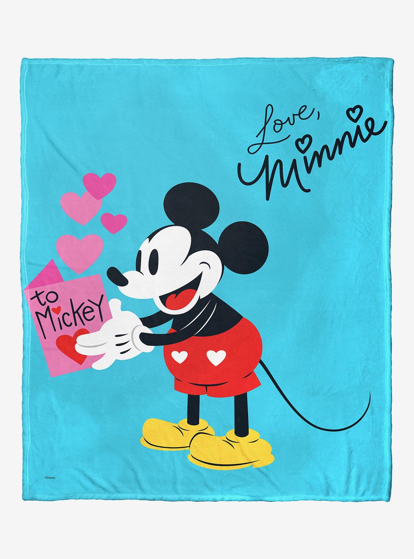 Disney Minnie Mouse Love Minnie Throw Blanket, , hi-res