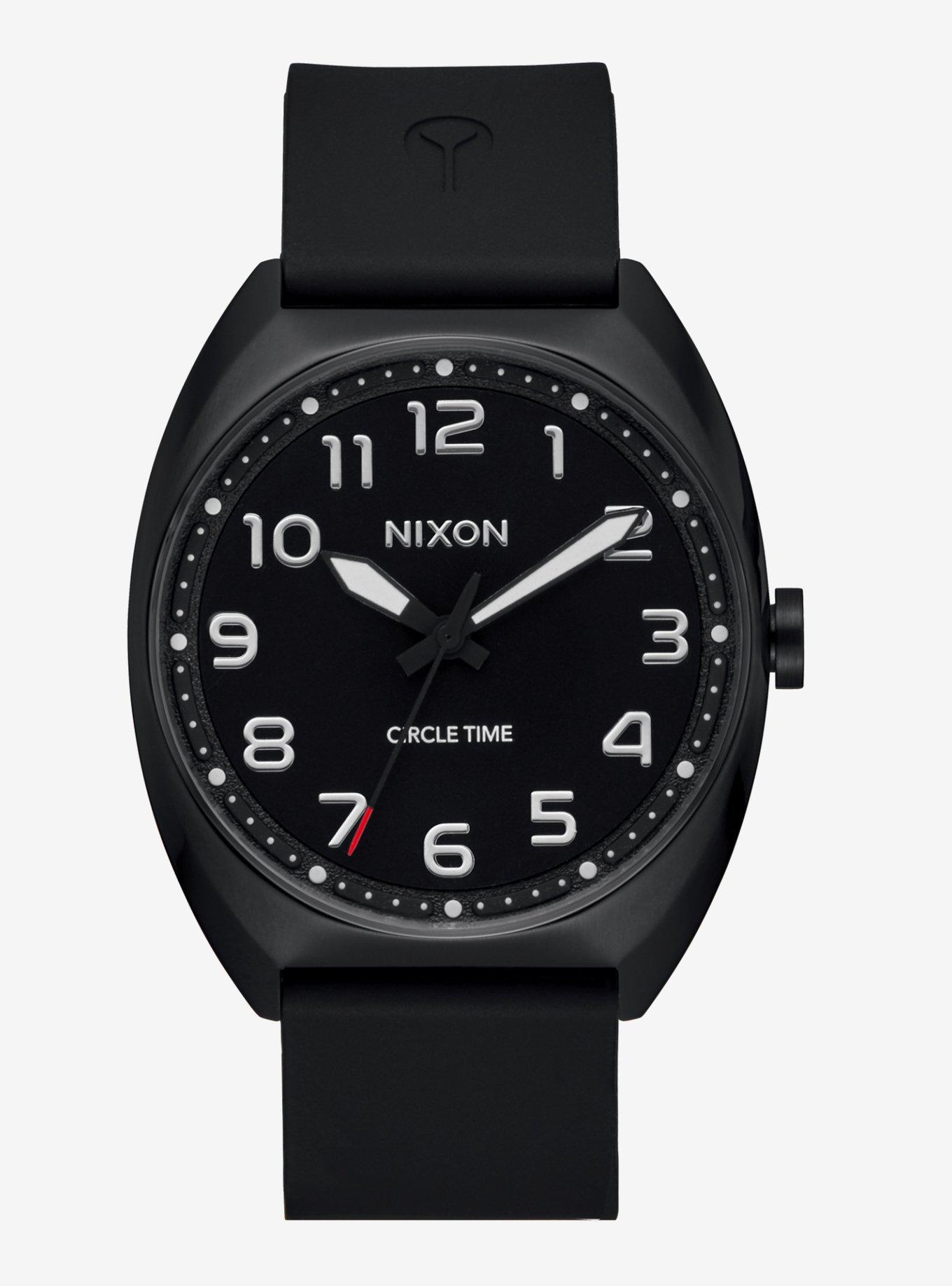 Nixon on sale minimal watches