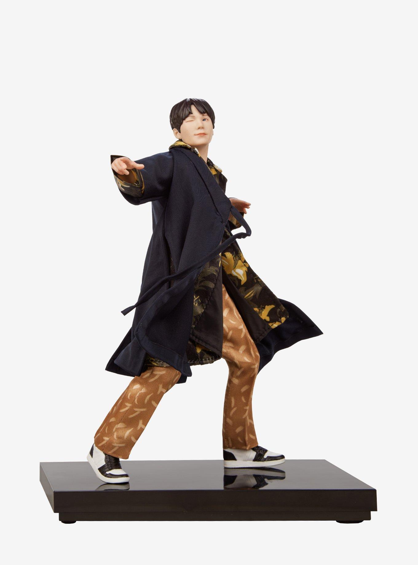 BTS SUGA 16点セット BTS Suga Deluxe Statue | Hot Topic