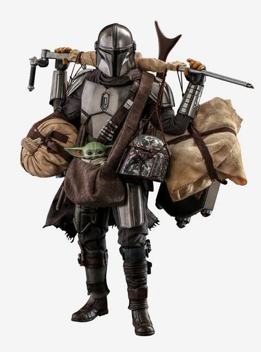 Star Wars The Mandalorian and Grogu (Deluxe) Collectible Set by