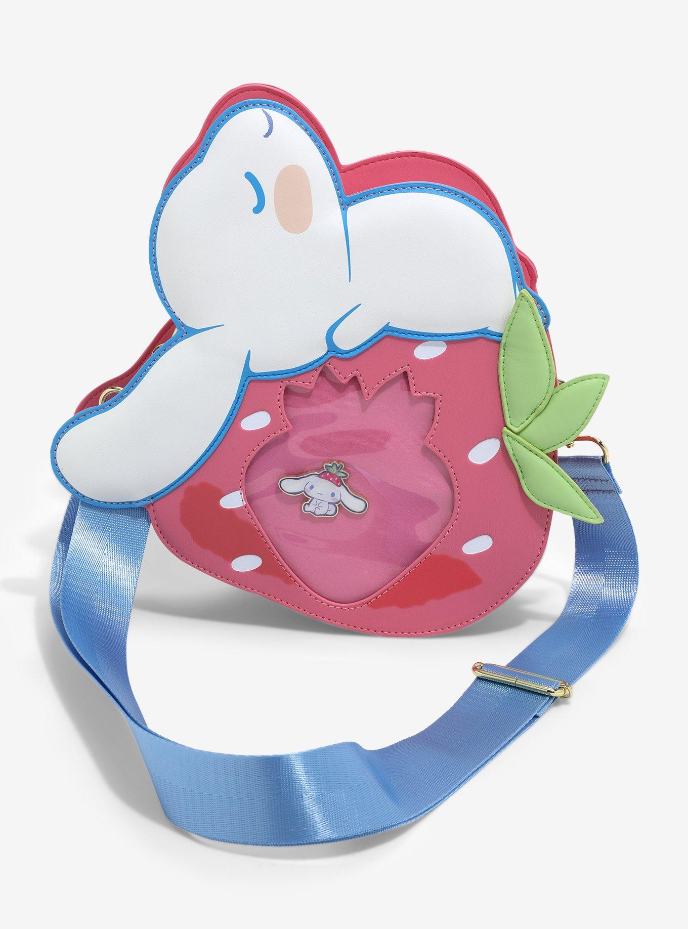 Cinnamoroll キャラクター バッグ Sanrio Cinnamoroll Strawberry Figural Crossbody Bag - BoxLunch