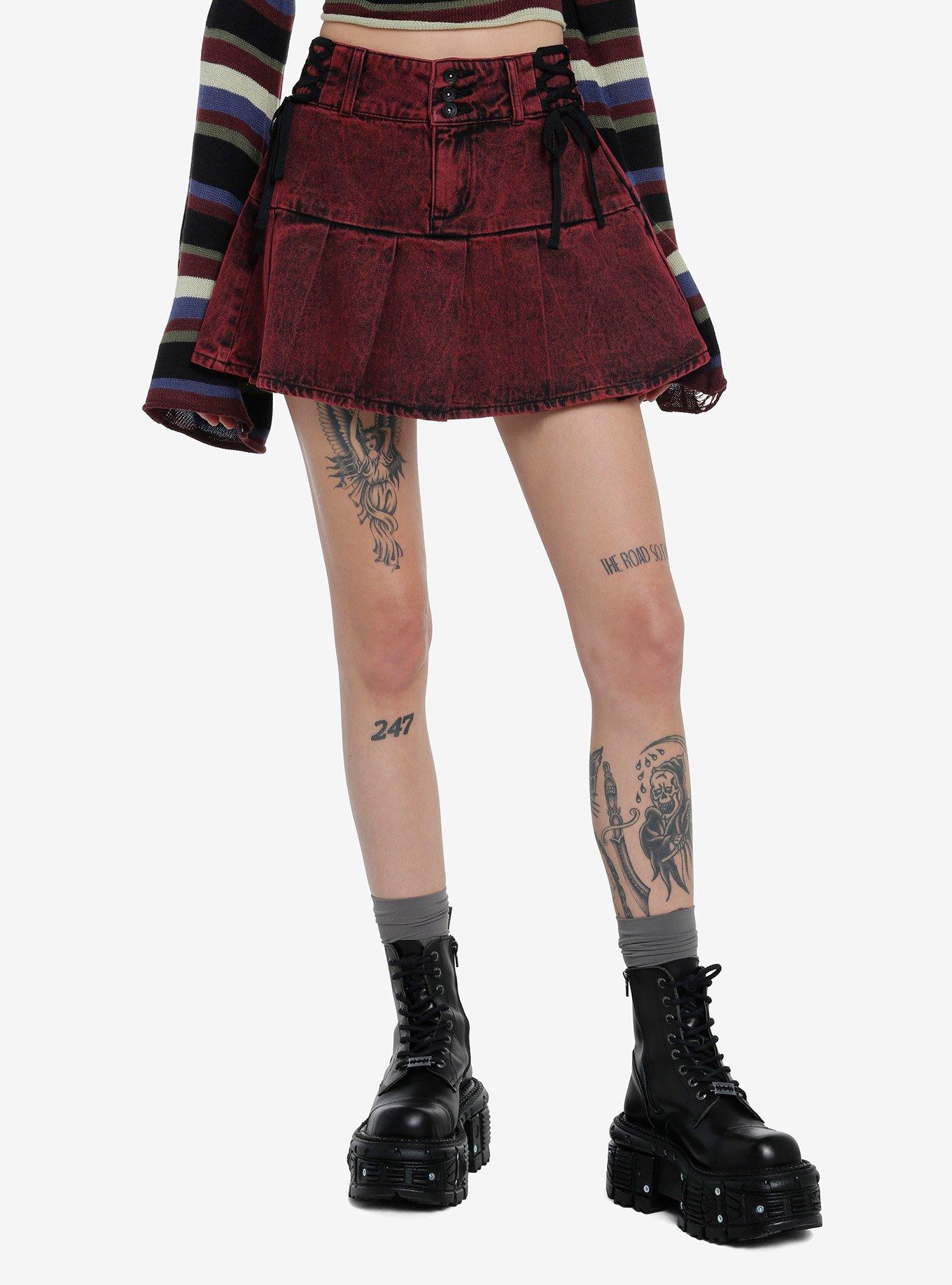 Social Collision Ribbon Dark Red Wash Pleated Skirt