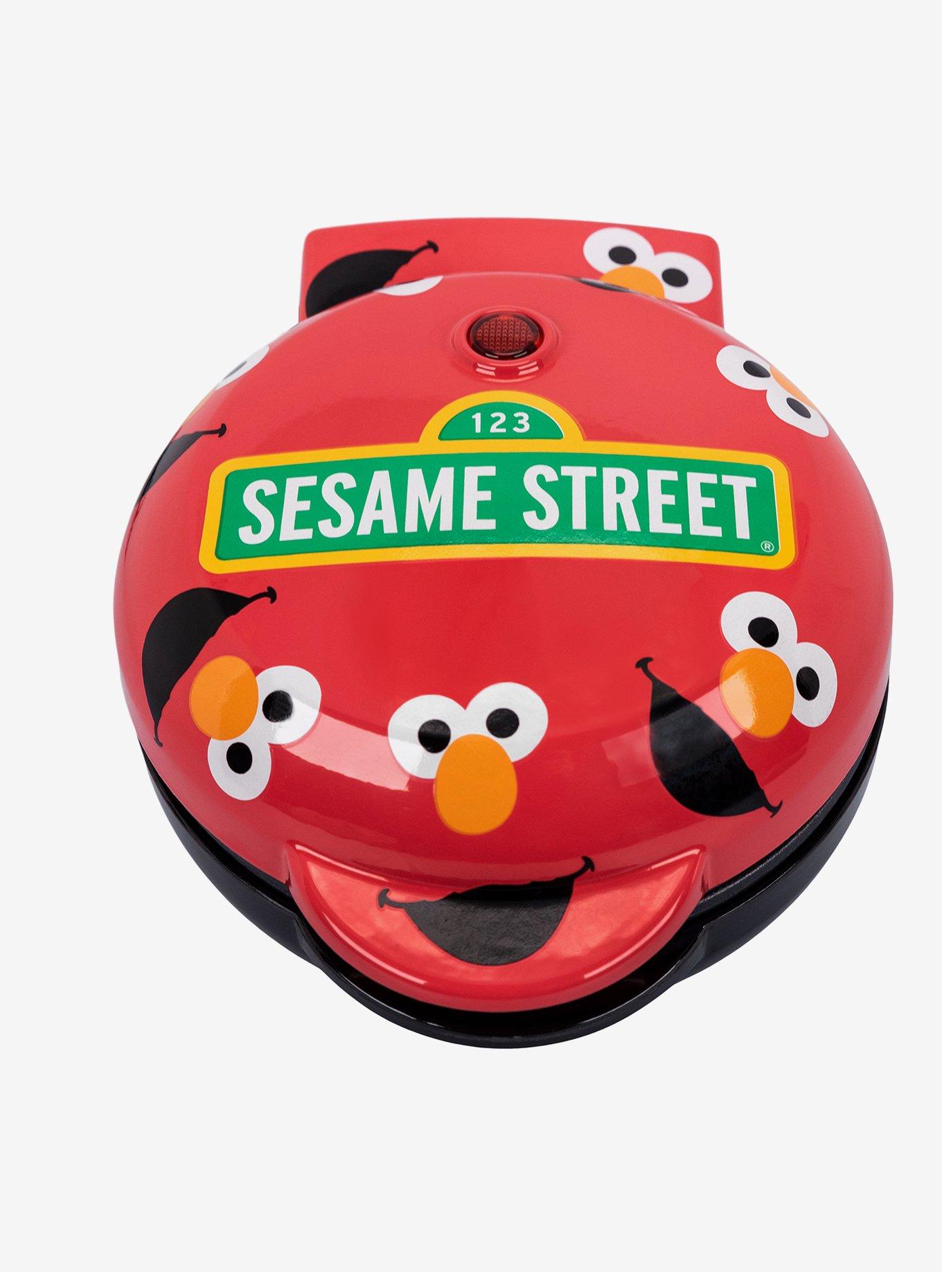 Uncanny Brands Sesame Street Elmo Mini Waffle Maker, , hi-res