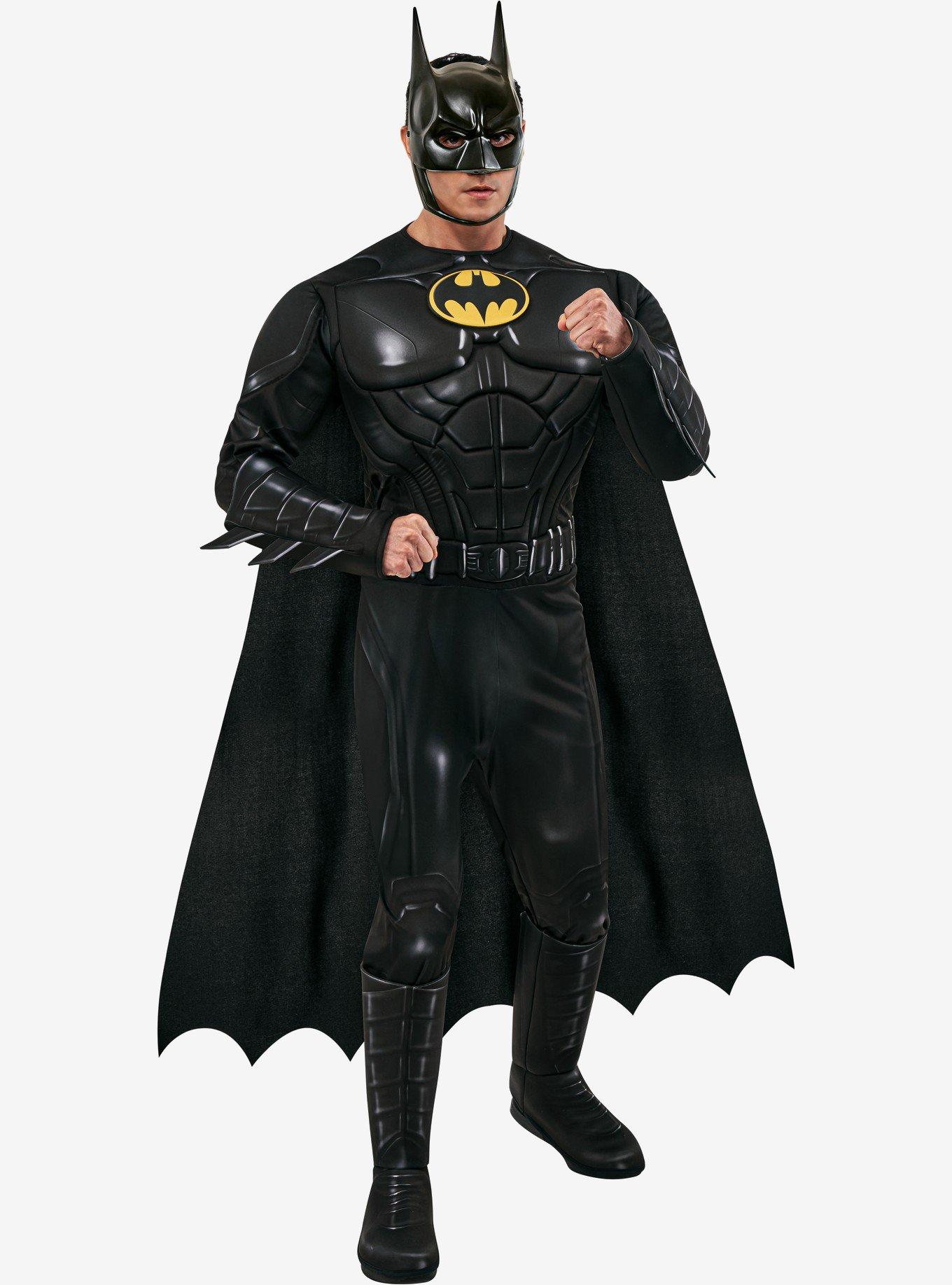 Back at it with my Batman cosplay now with the 'underwear over pants' look  : r/batman