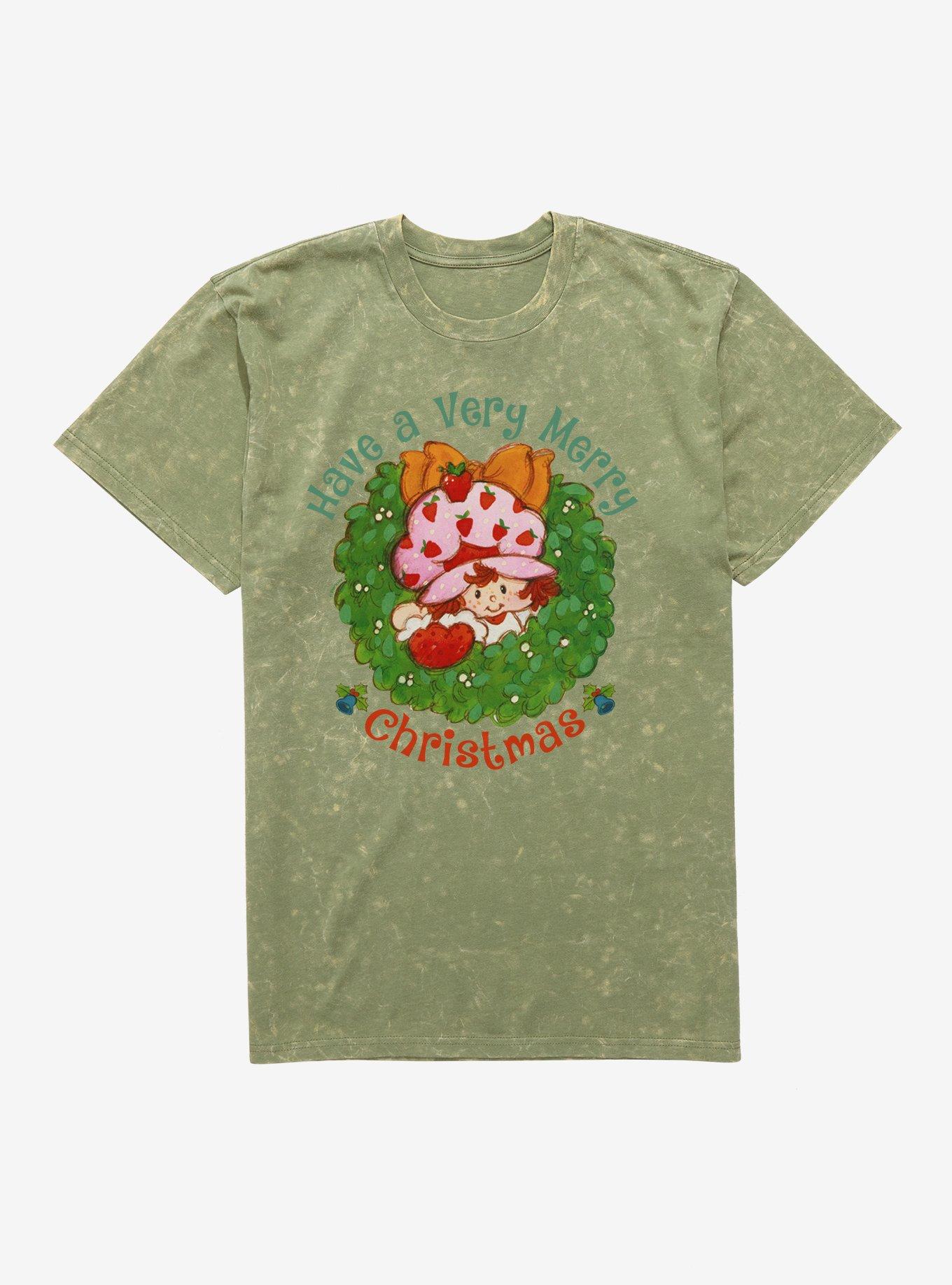 Strawberry Shortcake Merry Christmas Wreath Mineral Wash T-Shirt, , hi-res