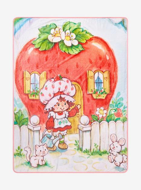 Strawberry Shortcake Strawberry House Illustrated Fleece Throw 