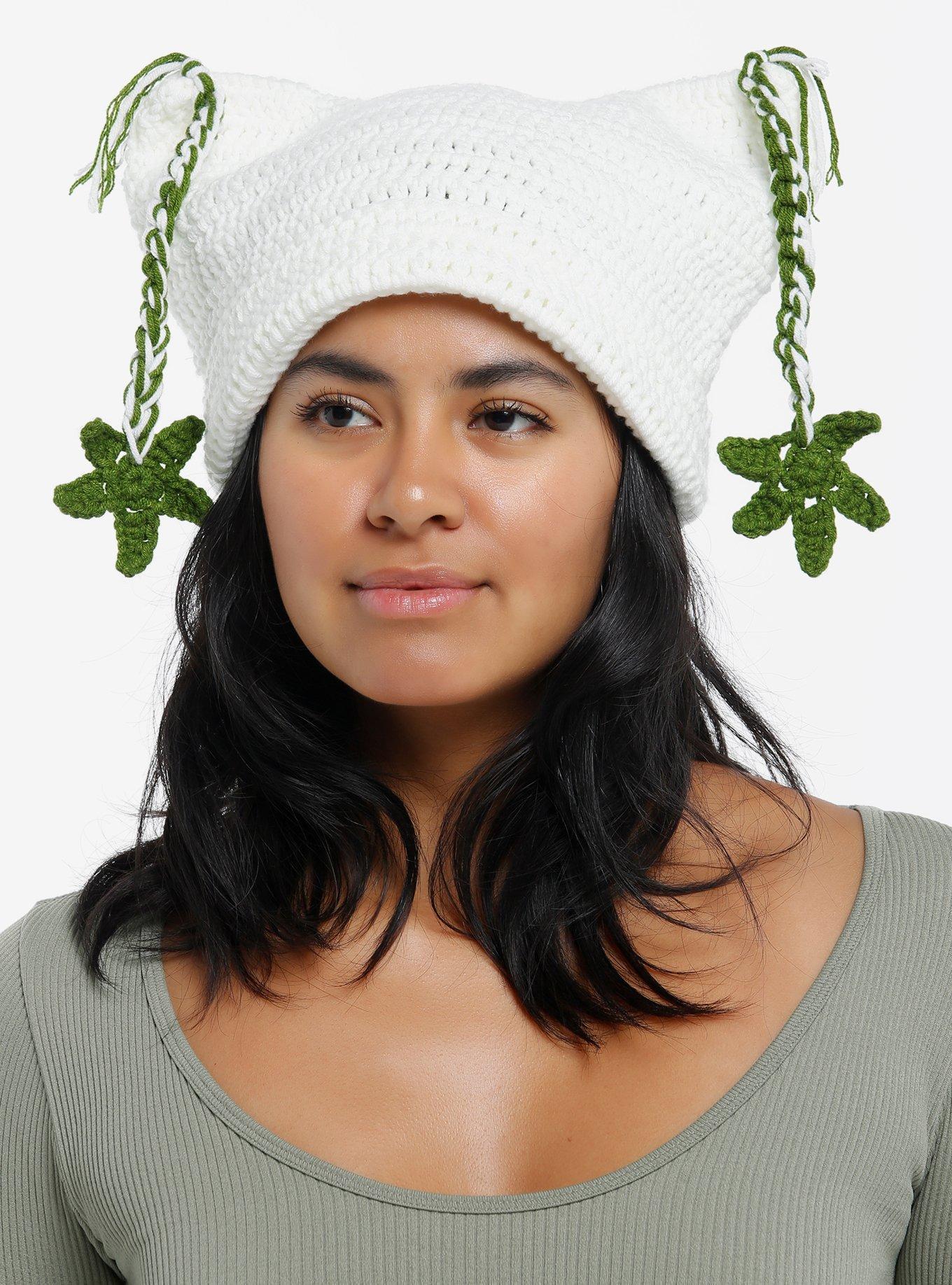 Cream & Green Dangling Star Knit Beanie