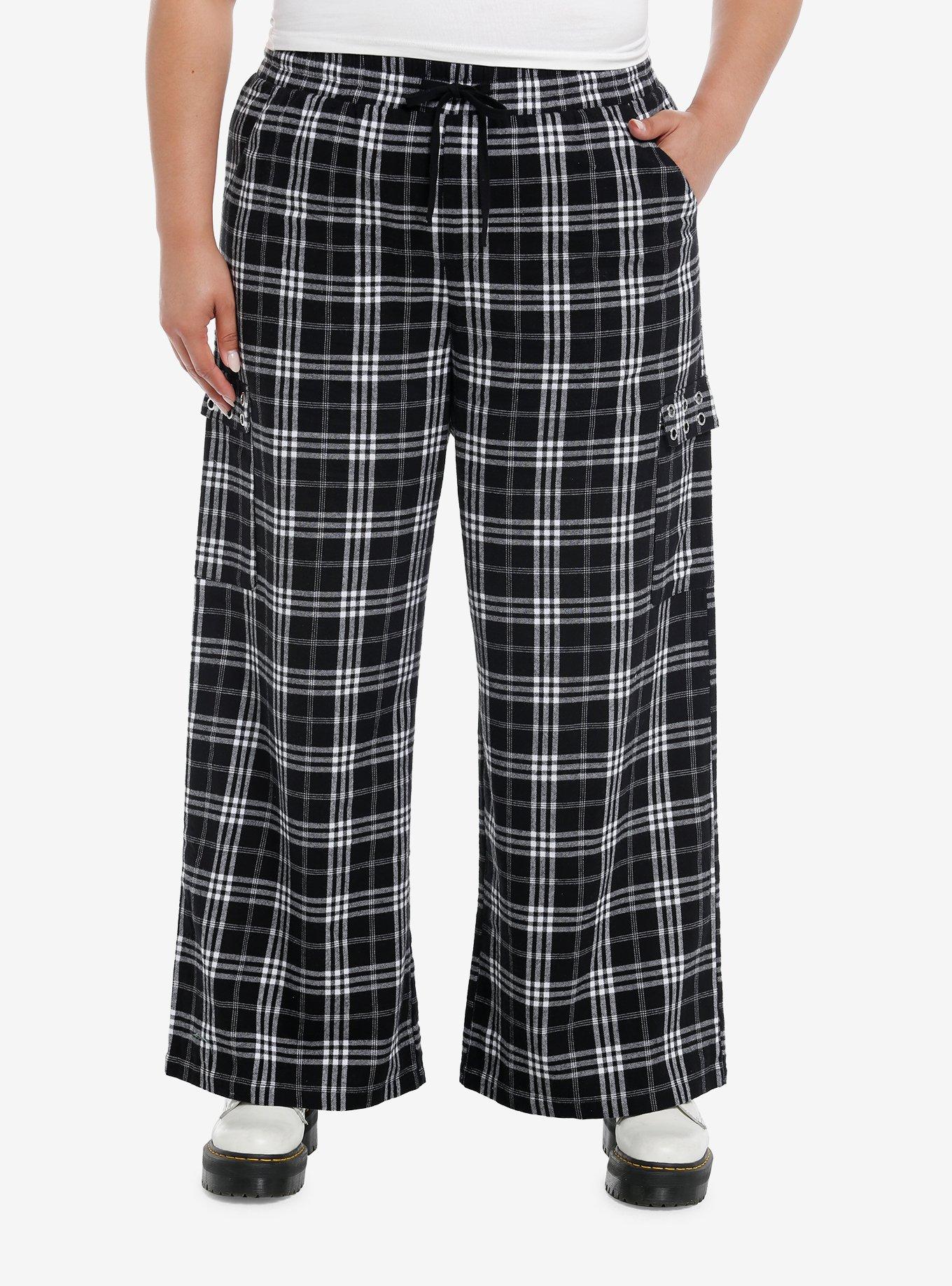 Black & White Flannel Grommet Cargo Pocket Lounge Pants Plus Size, , hi-res