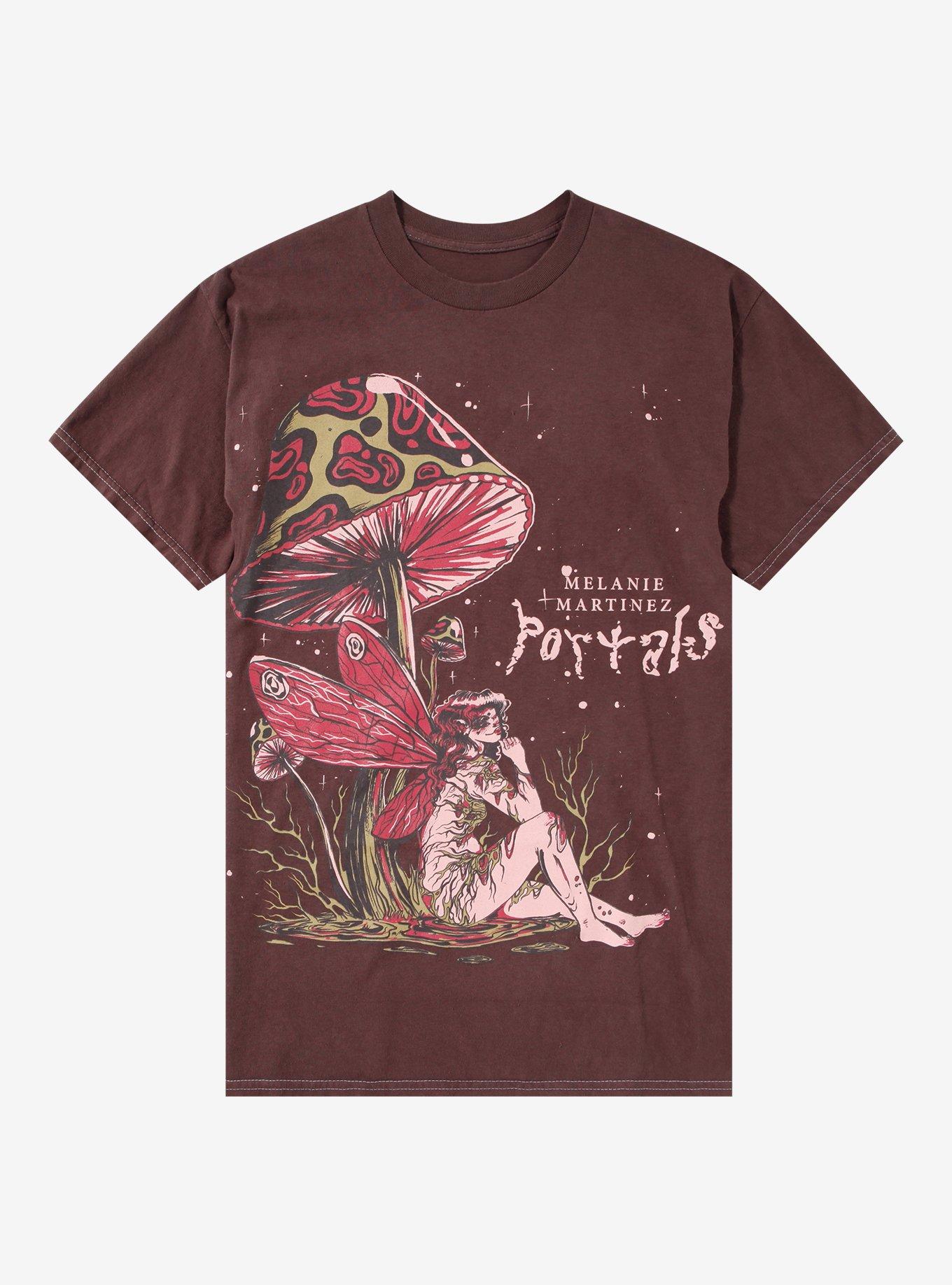 Melanie Martinez　fruit of the loom　半袖 Melanie Martinez Portals Mushroom Fairy T-Shirt | Hot Topic