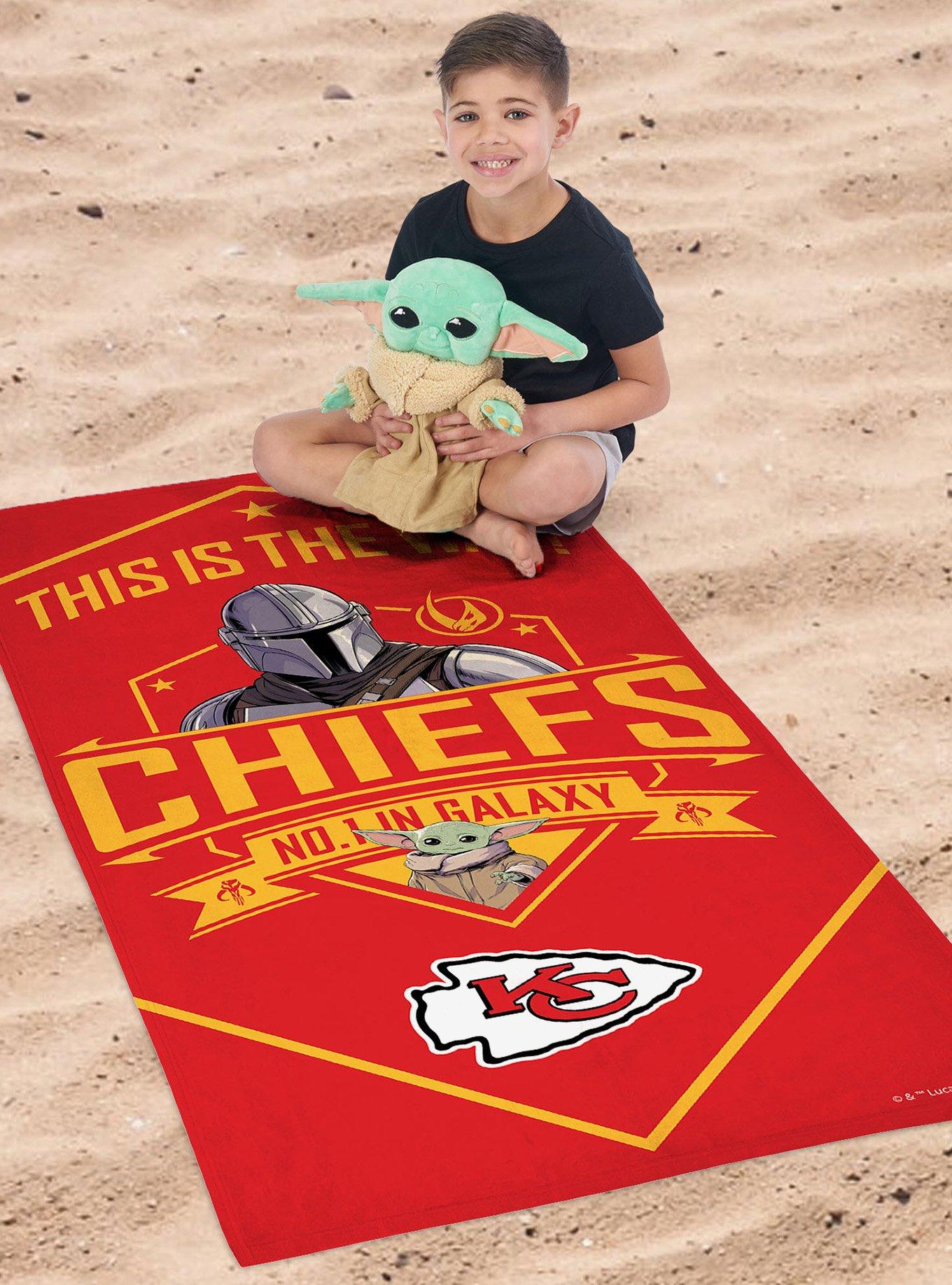 NFL Chiefs Star Wars the Child Shield Hugger Beach Towel, , hi-res