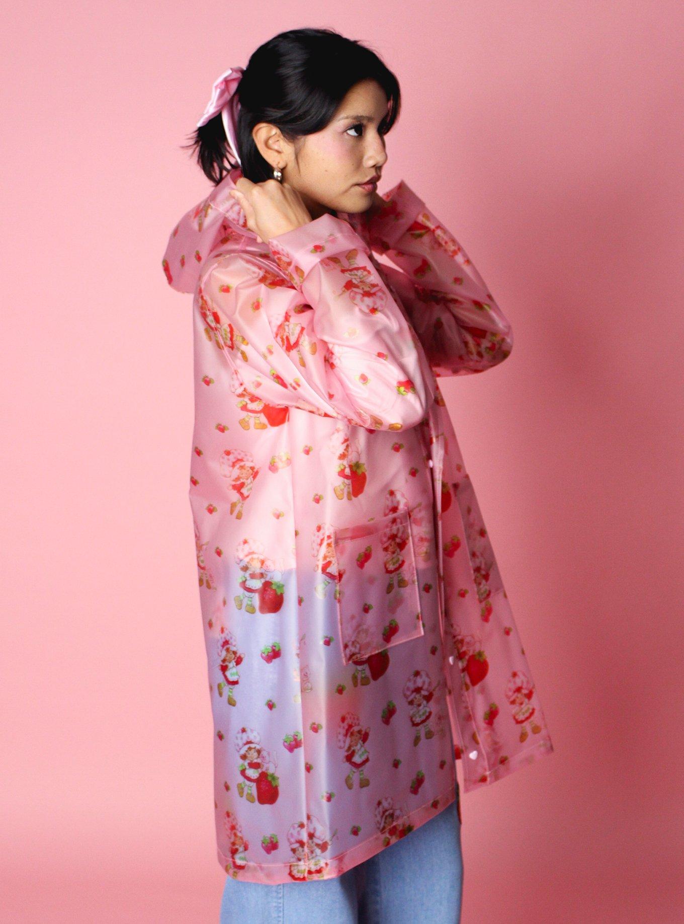 ジャケット・ブルゾン Strawberry Cakeworthy Strawberry Shortcake Allover Print Rain Jacket