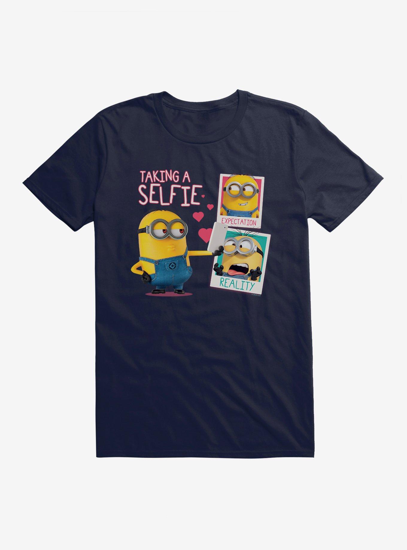 Minions Taking A Selfie Hearts T-Shirt, , hi-res