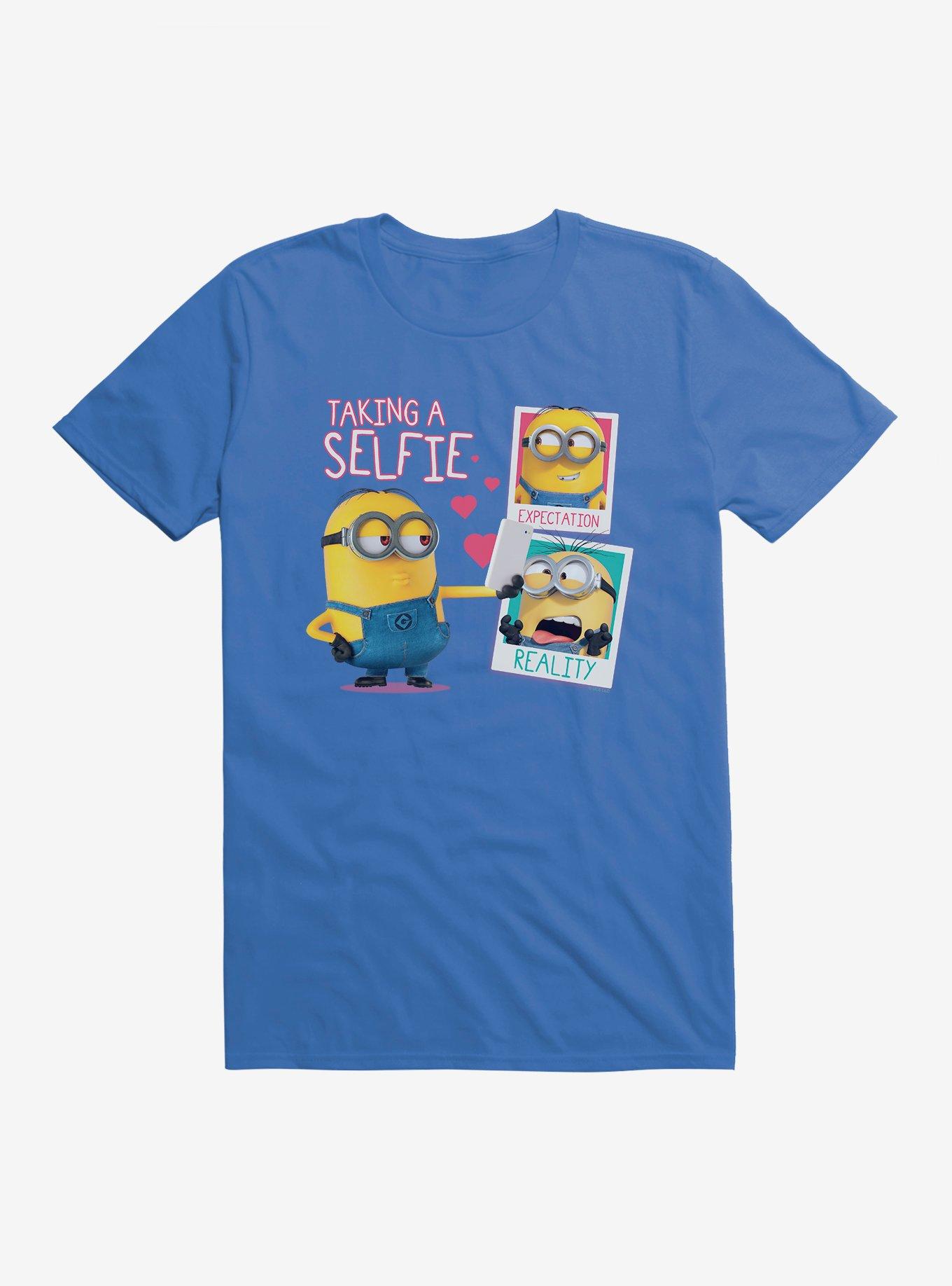 Minions Taking A Selfie Hearts T-Shirt